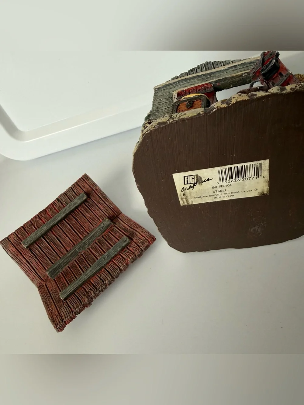 FIGI Graphics 1995 Vintage Stable Trinket Box Western Barn Removable Roof